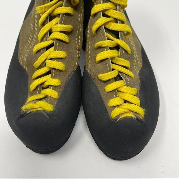 La Sportiva Kaukulator Climbing Shoe Dru Rock
Size EU 36 - Picture 3 of 11